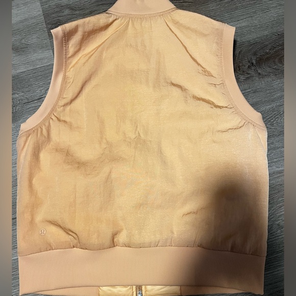 Lululemon Non-Stop Bomber Vest*Reversible in Bleached Apricot (Size 8) - Picture 9 of 12